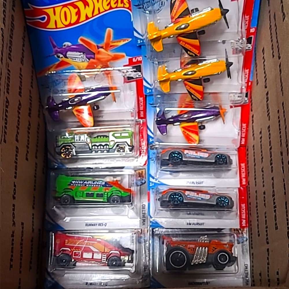 HOTWHEELS FIRE & Rescue, police, planes